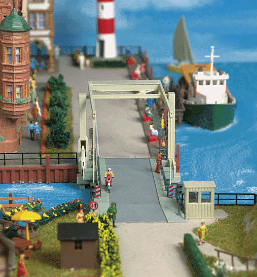 Bascule Bridge -- 19.5 x 9 x 9cm