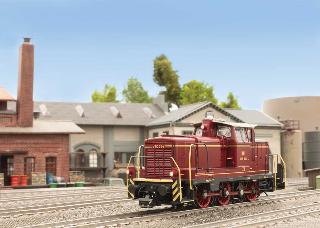 Class V 60 Diesel - 3-Rail - Sound and Digital -- German Federal Railroad DB #V 60 334 (Era III, red, black, yellow)-5