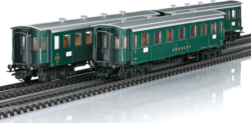 Swiss Era II Passenger 3-Car Set - 3-Rail - Ready to Run -- SBB/CFF/FFS Swiss Federal Railways (Era II, green, silver)-1