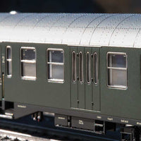 Type BPw4ymgf-54 2nd Class Center-Entry Cab Car - 3-Rail - Ready to Run -- German Federal Railroad DB (Era III, green, silver)