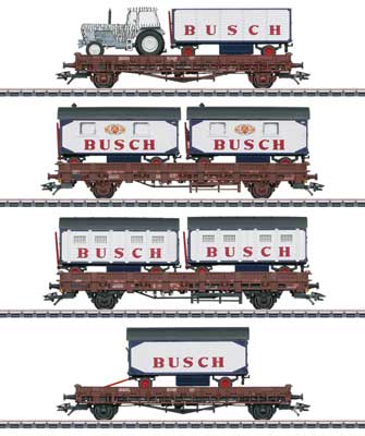 4 Low-Side Gondola Set w/Circus Wagons- 3-Rail - Ready to Run -- German State Railroad DR (Era IV 1980s, Circus Busch, Boxcar Red, white Wago