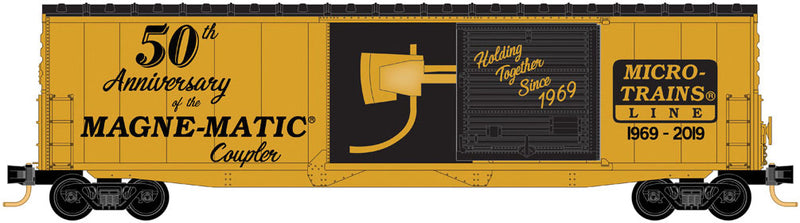 50' Boxcar with 10' Door, No Roofwalk, Short Ladders - Ready to Run -- Magne-Matic Coupler 50th Anniversary Commemorative (gold, black)