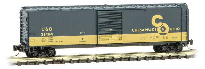 50' Single-Door Boxcar - Ready to Run -- Chesapeake & Ohio 21290 (blue, yellow, Chessie Route Slogan, Cameo Series 6)-1