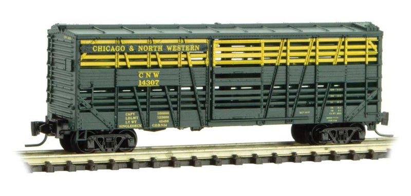 40' Despatch Stock Car - Ready to Run -- Chicago & North Western 14307 (green, yellow)