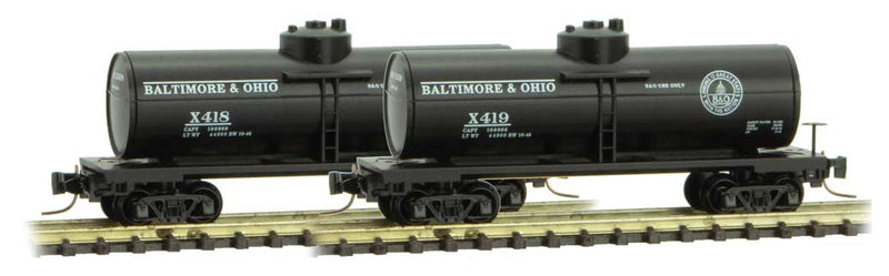 39' Single-Dome Tank Car - Ready to Run -- Baltimore & Ohio x418 (black, 13 Great States Logo)