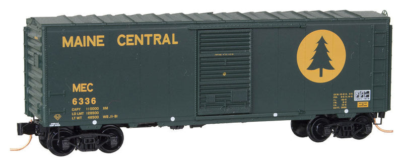 40' Single-Door Boxcar, Full Ladders, No Roofwalk - Ready to Run -- Maine Central #6336 (green, Harvest Gold)
