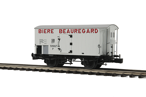 Premier European Beer Reefer w/Hi-Rail Wheels - 3-Rail - Ready to Run -- Biere Beauregard (white)-1