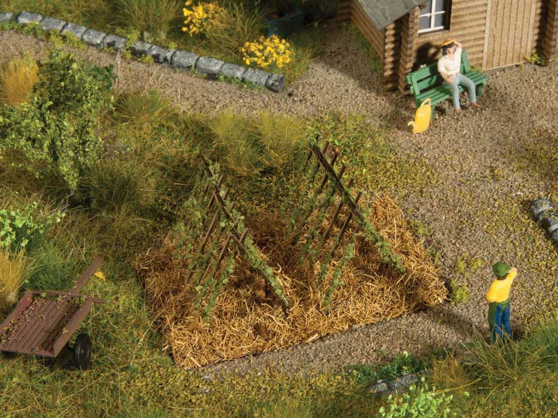 Garden Plot - Assembled - Deco Minis -- Beanstalks