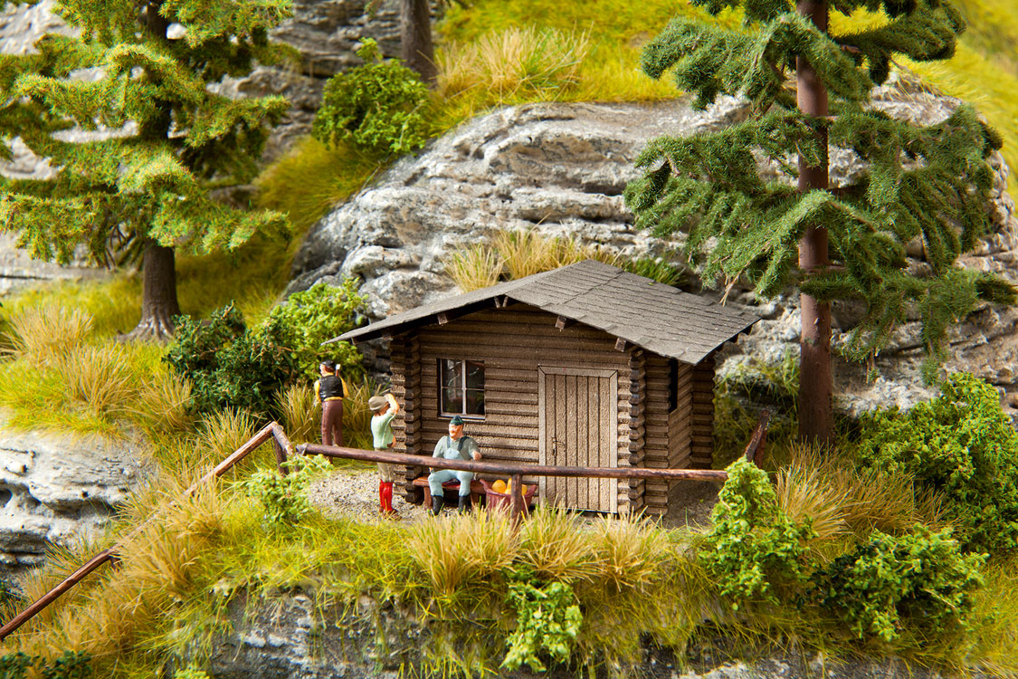Forest Lodge -- Laser-Cut Wood Kit - 1-7/8 x 1-7/16 x 1-1/8" 4.7 x 3.7 x 2.8cm-2