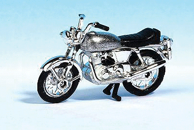 Norton Commando 850 Motorcycle - Assembled -- Silver, Chrome