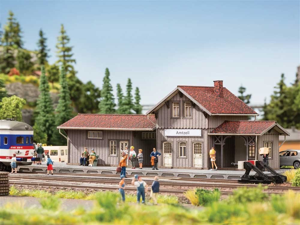Amtzell Train Station -- Laser-Cut Kit - 4-11/16 x 1-7/8 x 1-3/4" 11.9 x 4.7 x 4.4cm-1