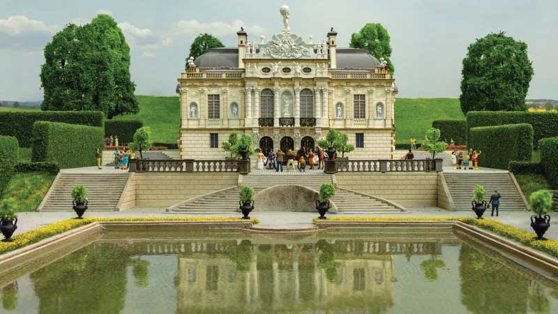Linderhof Palace -- Laser-Cut Wood & 3D Print Kit - 18-1/4 x 16-7/16 x 7-3/16" 46.3 x 41.8 x 1-2