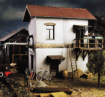 Water Tank House -- 12-3/16 x 56-1/8 x 13-3/8" 31 x 15.5 x 34cm