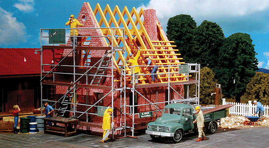 Scaffolding Scene w/Truck - Kit