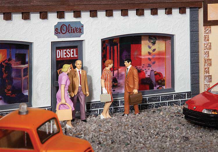 Passers-By -- pkg(4)