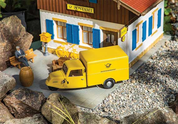 1955 Goliath GD 750 3-Wheel Box-Body Delivery Truck - Kit -- German Post Office (yellow, black, German Lettering)