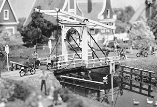 Canal bridge
