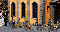 Pillars w/Chains