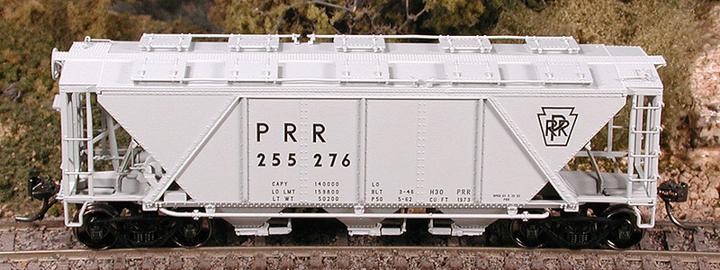 Pennsylvania Railroad Class H30 Covered Hopper - Ready to Run - Executive Line -- Pennsylvania Railroad #255226 (1962, gray, Plain Keystone)