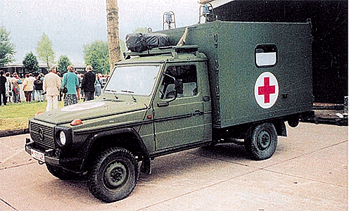 Minitanks - Military - German Federal Army (BW) - Light Trucks -- Mercedes-Benz 250 GD Ambulance Undecorated