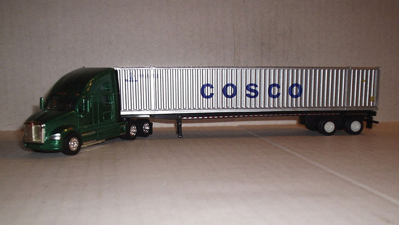 Kenworth T700 w/53' Container Chassis & Load - Assembled -- Green
