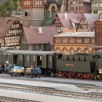Bavarian Express Train-Only Set - Sound and DCC -- Royal Bavarian State Railroad Class S 3/6 4-6-2, 5 Cars (Era I, green, cream