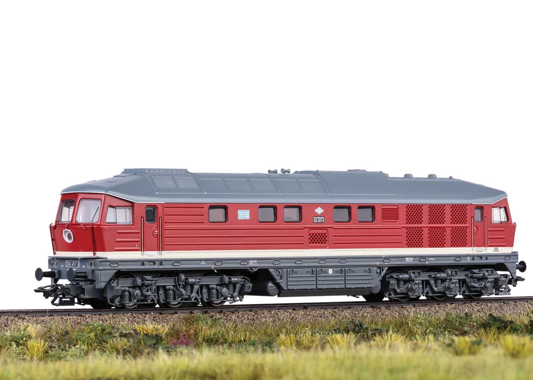 Class 132 Ludmilla Diesel with Smoke - Sound and DCC -- German State Railroad DR #132 457-3 (Era IV 1990, red, gray, white)-1