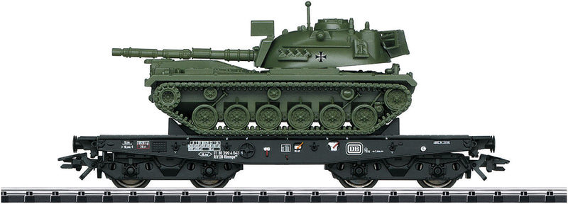 Type Rlmmps 650 Heavy-Duty Flatcar with M-48 Tank - Ready to Run -- German Federal Railway (Era IV; Black Flatcar, Green Germany Army Tank)