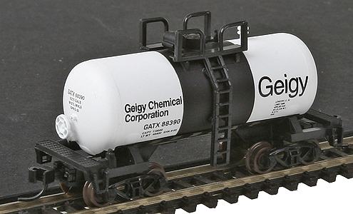 Trainman(R) 28' "Beer Can" Shorty Tank Car -- Geigy Chemical (GATX) #88390