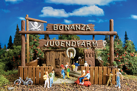 Bonanza Youth Farm - Kit -- 4-13/16 x 4-13/16 x 3-13/16" 12.2 x 12.2 x 9.7cm-1