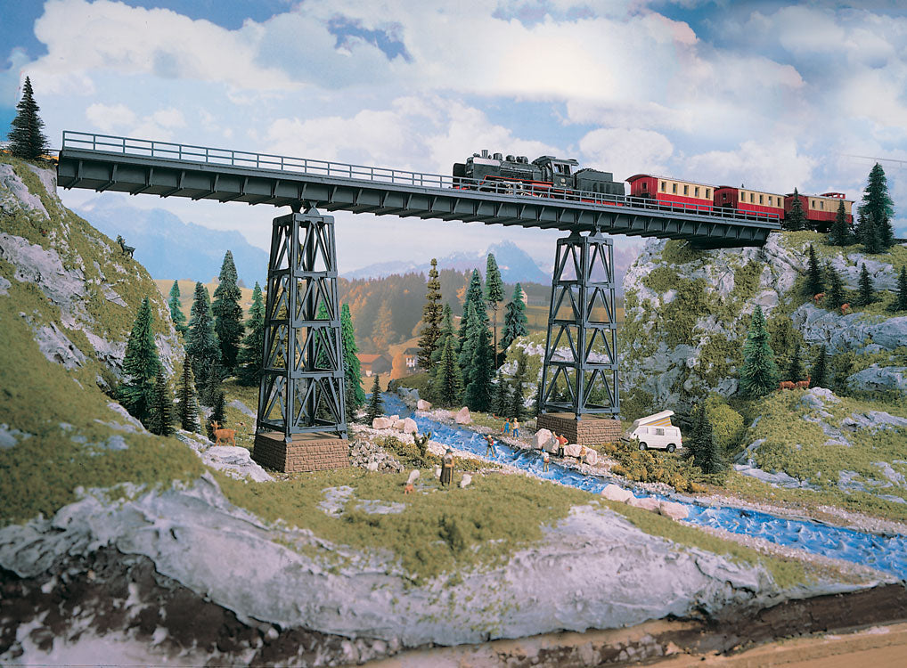 Halle Viaduct -- 28-13/16 x 2-13/16 x 9-13/64" 72 x 7 x 23cm