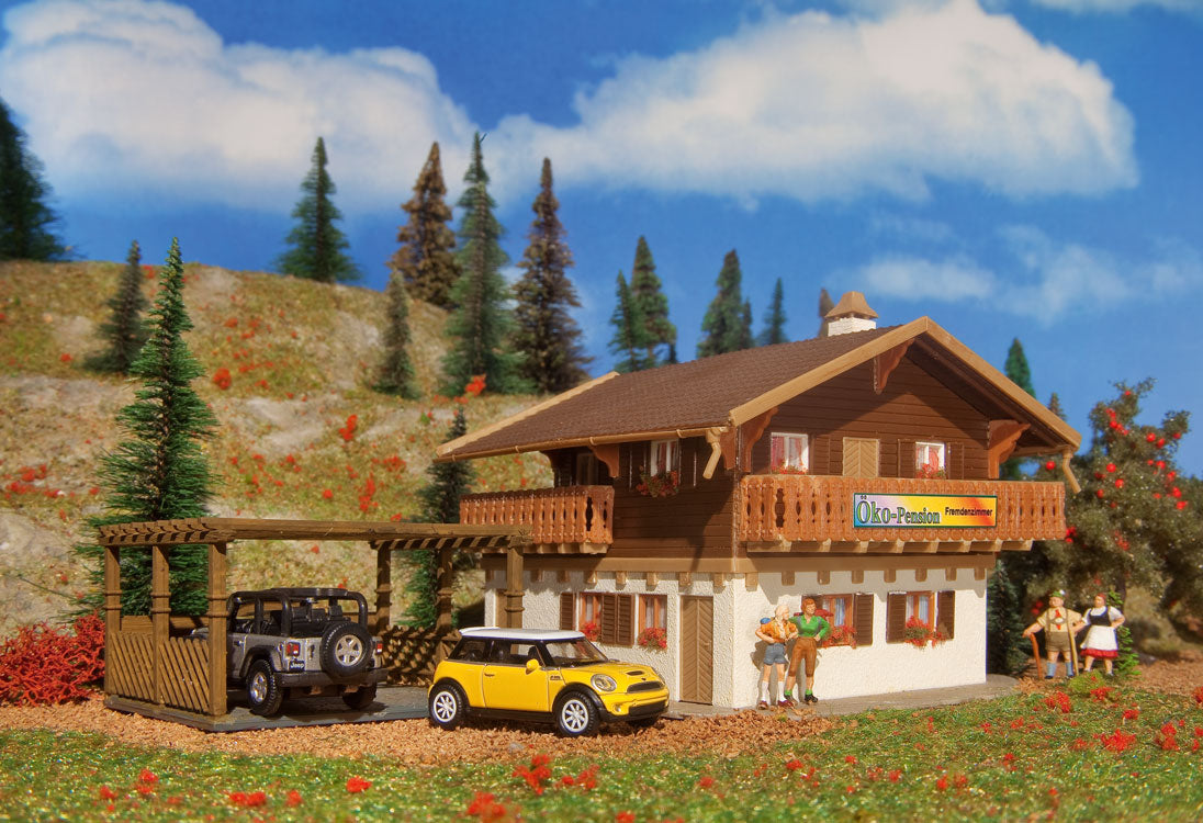 Pension Bioland Alpine Inn - Kit (Organic Plastic) -- 6-7/8 x 4-3/4 x 3-1/4" 17.5 x 12 x 8.2cm