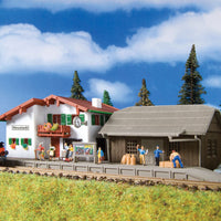 Neustadt Station -- 18.3 x 8 x 5cm