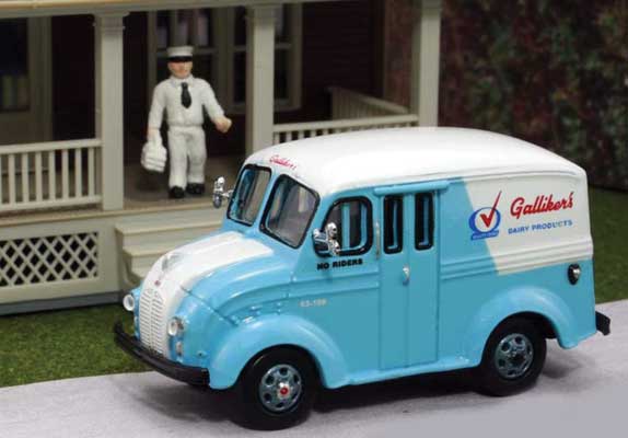 Divco Milk Delivery Truck w/Milkman Figure - Assembled -- Galliker's Dairy Products (blue, white, red)