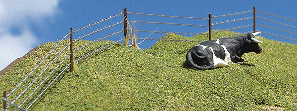 Barbed Wire Fence -- Kit - 333 Scale Feet 9-5" 12.7cm