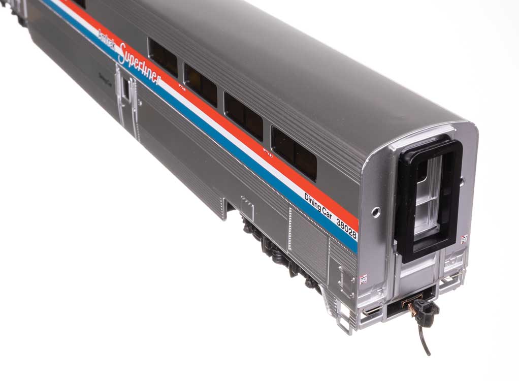 85' Pullman-Standard Superliner I Diner - Lighted - Ready to Run -- Amtrak(R) #38028 (Phase III)-4