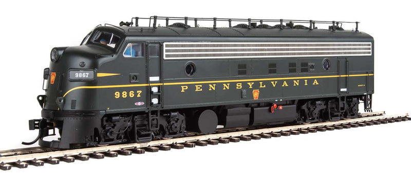 EMD FP7 LokSound 5 Sound and DCC -- Pennsylvania Railroad 9867A (Brunswick Green, single Dulux Gold stripe)-1