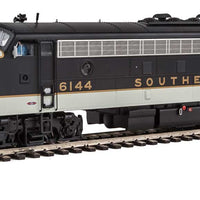 EMD FP7 - FP7 Standard DC -- Southern Railway 6136, 6144 (black, white, Dulux Gold)