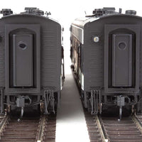 EMD FP7 - FP7 Standard DC -- Southern Railway 6136, 6144 (black, white, Dulux Gold)