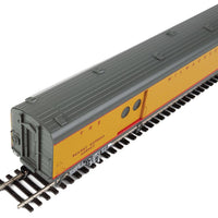 75' Milwaukee Road Express Car - Ready to Run -- Twin Cities Hiawatha - Milwaukee Road (yellow, gray, red; Decals)