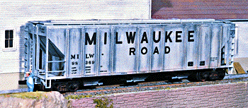 Pullman-Standard PS2 Center Discharge Covered Hopper - Kit -- MILW