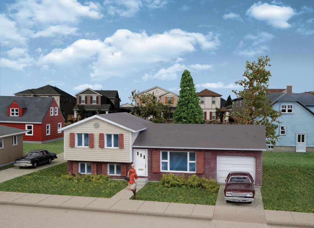 Split-Level House -- Kit - 4 x 2-1/4 x 1-1/2" 10.2 x 5.7 x 3.8cm-1