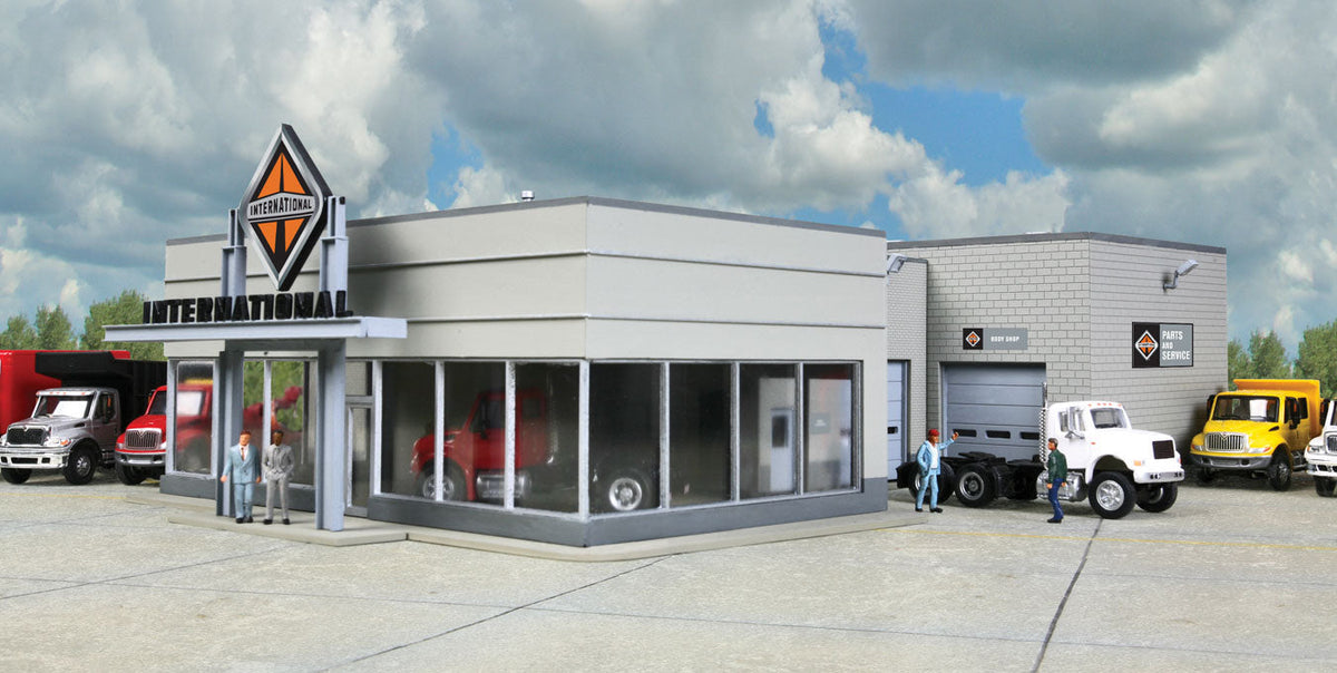 International Truck Dealership -- Kit - 8-7/8 x 12-1/4 x 3-7/8" 22 x 31.1 x 9.3cm-2
