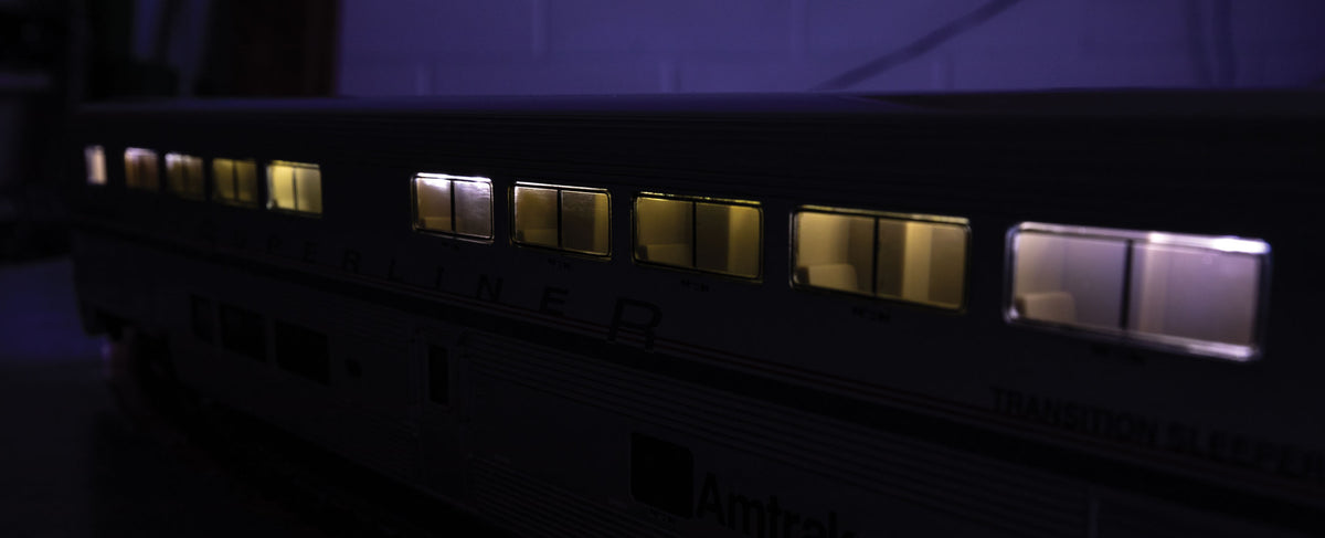 85' Bombardier Superliner II Transition Sleeper - Lighted - Ready to Run -- Amtrak(R) (Phase IV) #39005