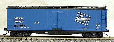 40' Wood Reefer -- MILW (black, blue sides, large white graphics)