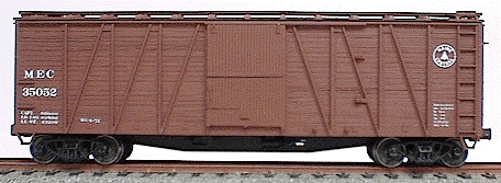 40' Single-Sheathed Wood Boxcar w/Wood Doors & Wood Ends - Kit -- Maine Central (Oxide)