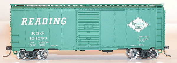 Accuready(TM) AAR 40' Steel Boxcar Assembled -- Reading