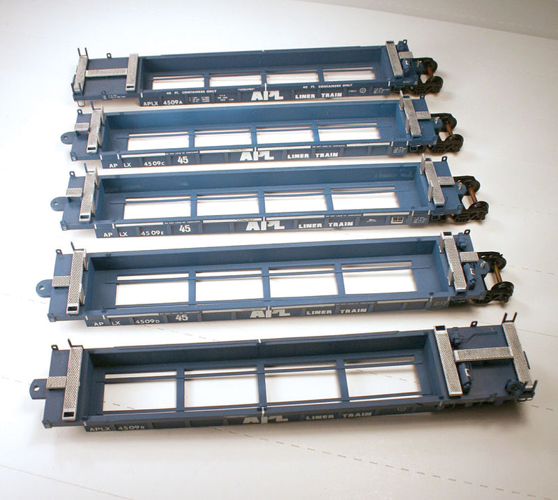 Thrall 5-Unit Double-Stack Container Car w/40 End & 45' Middle Wells - Kit -- Kit E - Undecorated