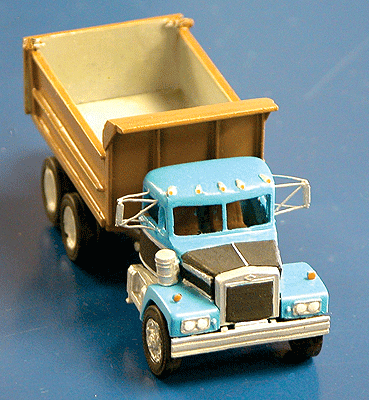 Autocar Kit w/Disc Wheels -- Dump Truck w/12' Heil Dump Bed