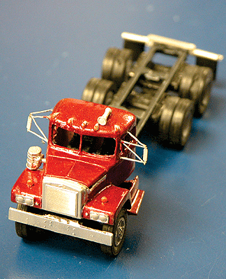 Diamong Reo Tractor w/Spoked Wheels